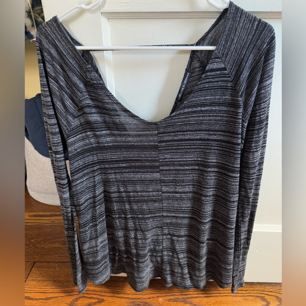 Gray and Black Scoop-Neck Women's Top